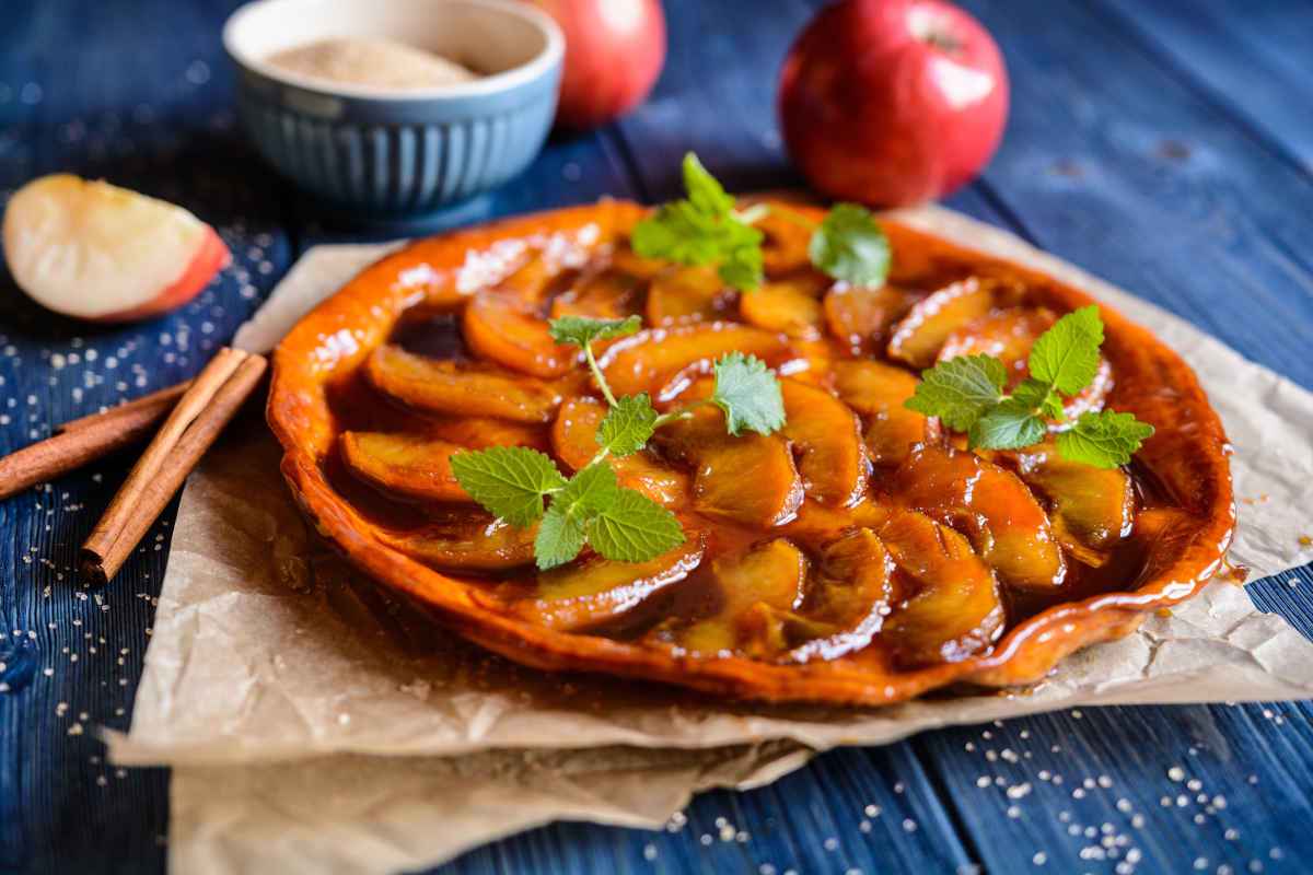 torta rovesciata tarte tatin o apple pie