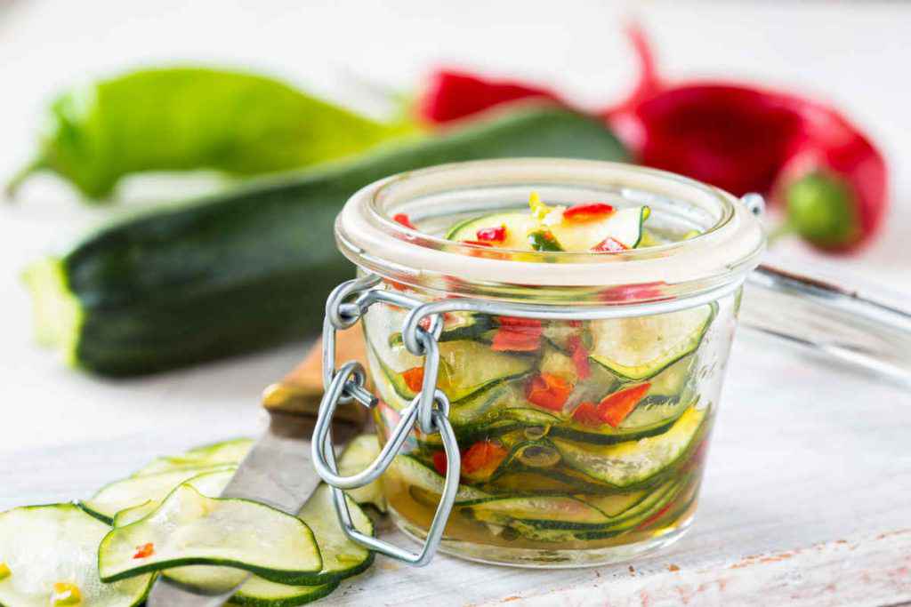 zucchine sottolio per la Giornata Mondiale della sicurezza alimentare