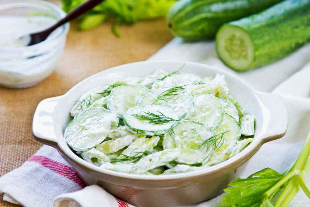 insalata di cetrioli e yogurt contorni sfiziosi