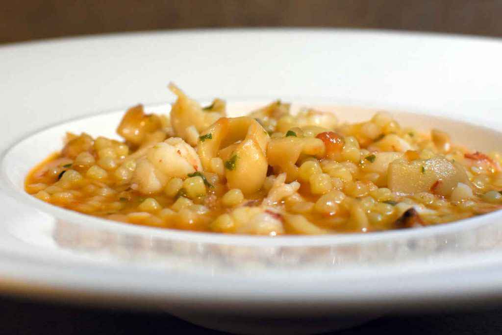 fregola con calamari