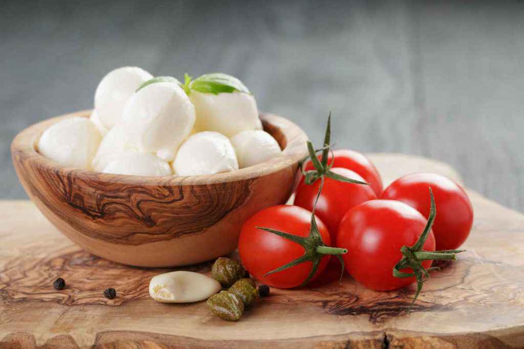 pomodorini e bocconcini di mozzarella