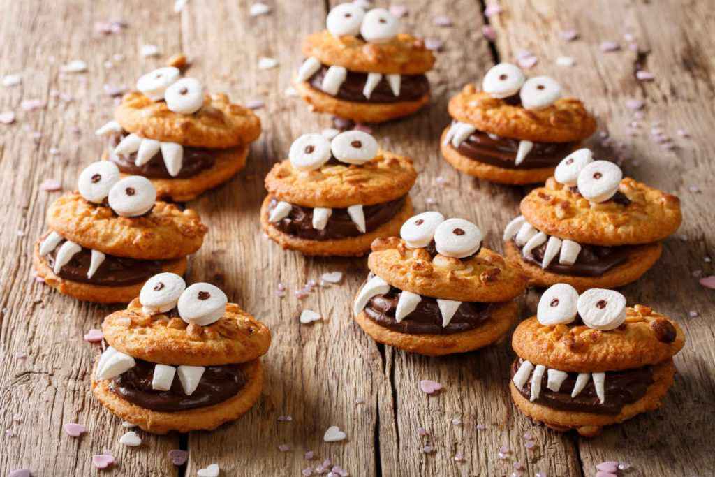 biscotti di halloween con nutella e marhmallow