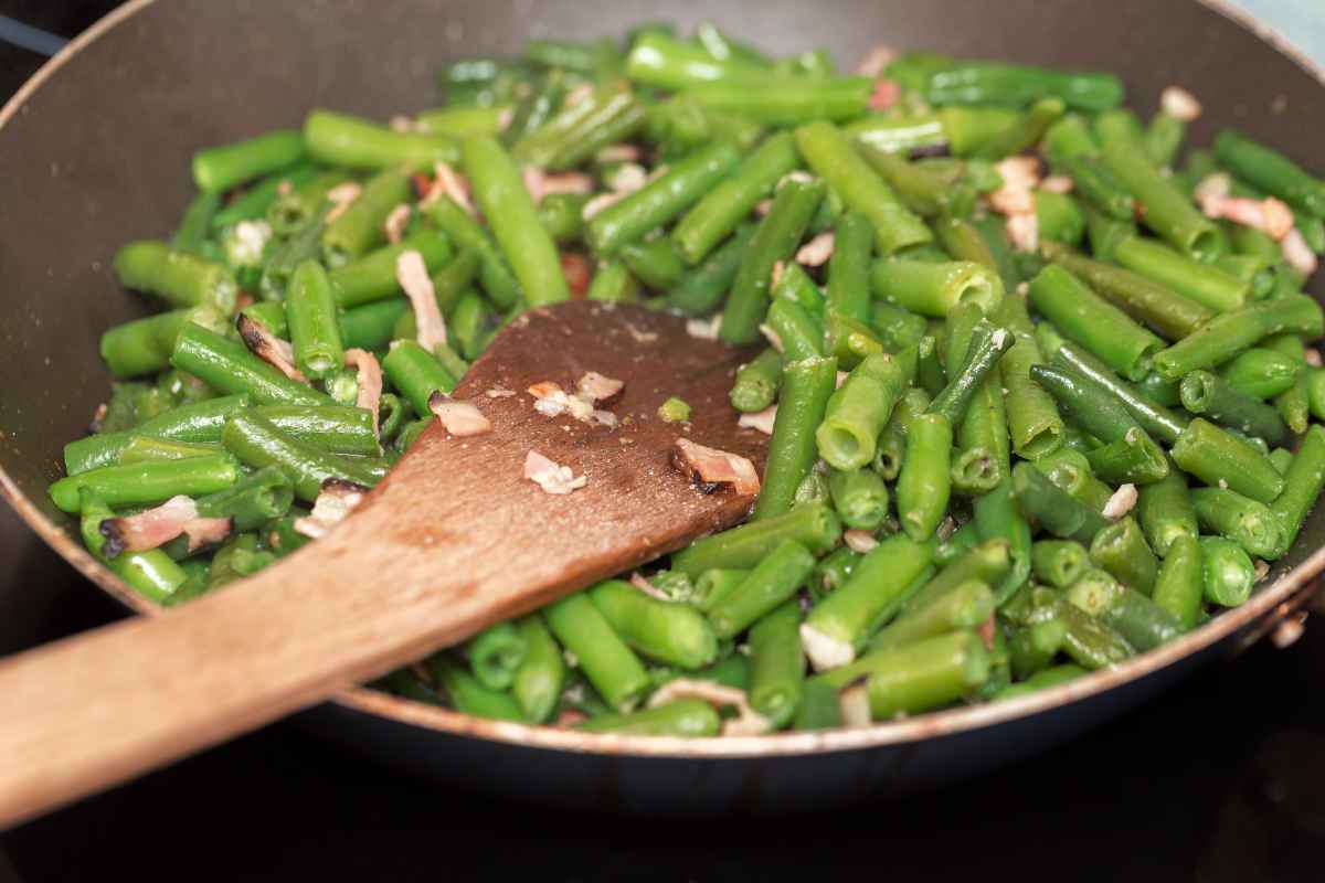 padella con fagiolini e pancetta