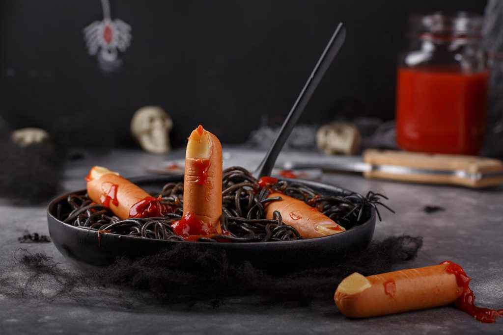 Spaghetti neri, primi piatti spaventosi per Halloween