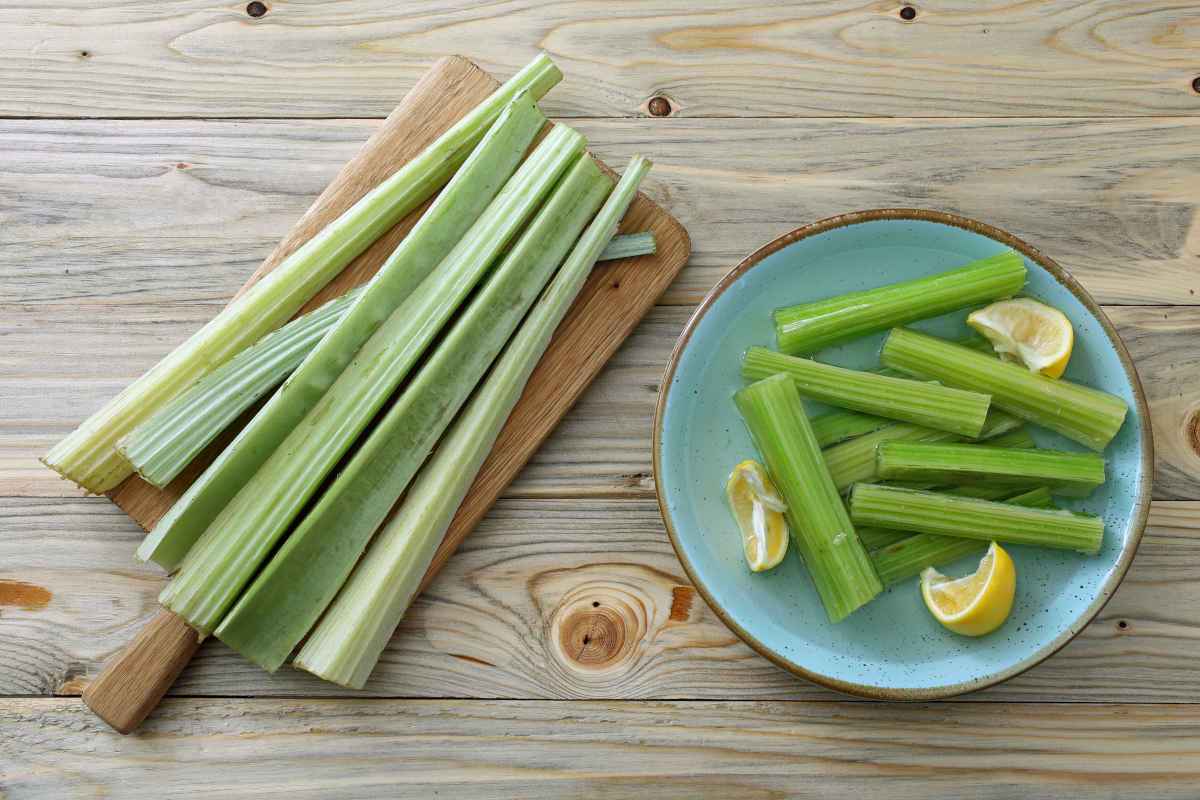 tagliare con cardi da pulire e tagliare