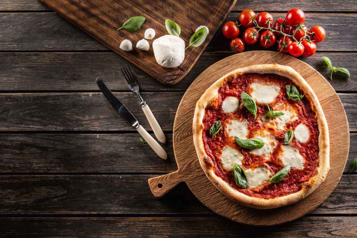 pizza napoletana con mozzarella di bufala tra i piatti piu fotografati su instagram
