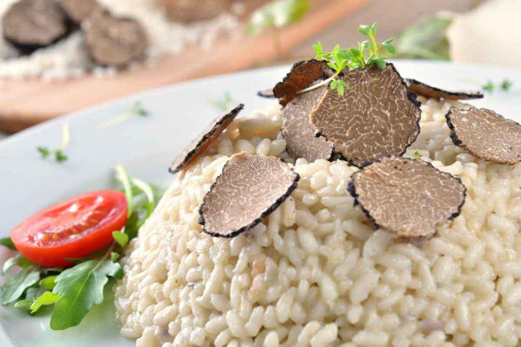 porzione di risotto al tartufo nero