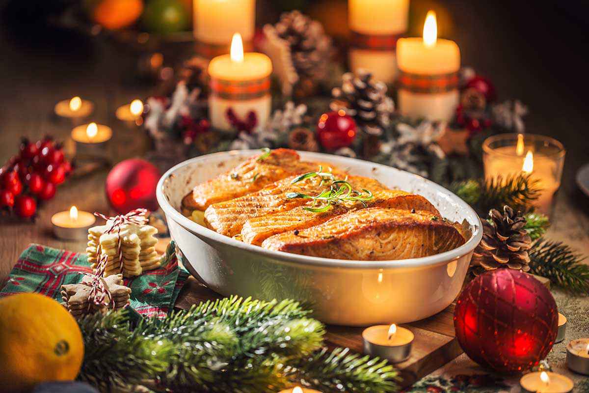 cena di Natale, teglia con salmone al forno