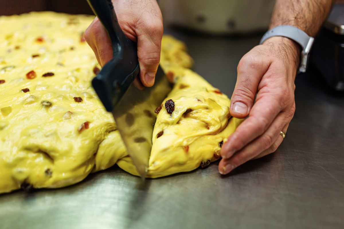 chef prepara il panettone artigianale