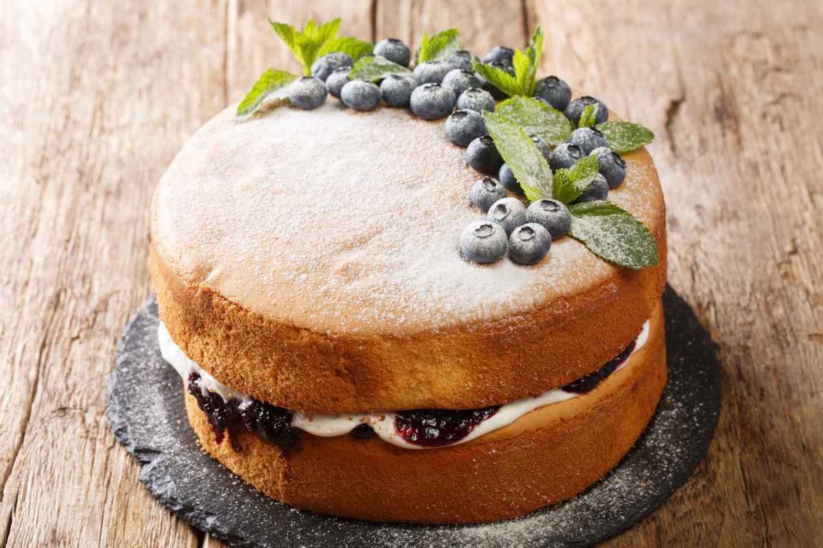 La torta non è lievitata? Non buttarla ma riutilizzala così, non te ne pentirai