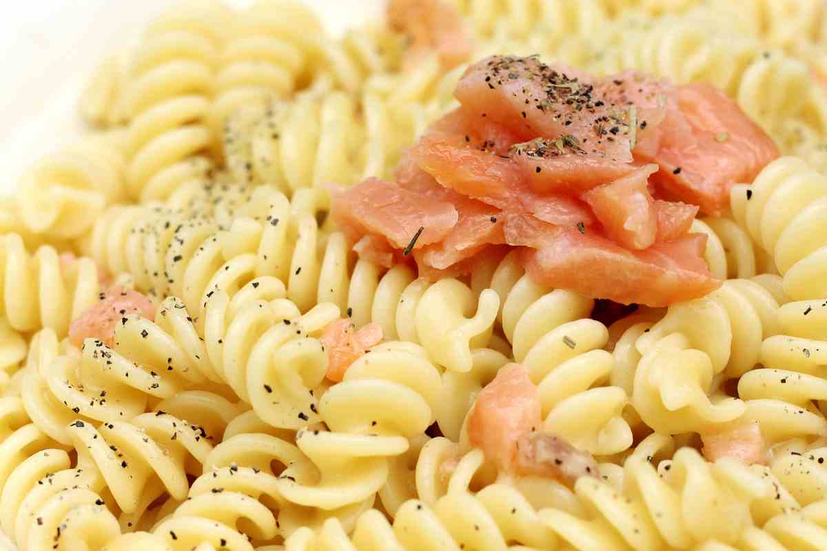 Pasta al salmone affumicato senza panna