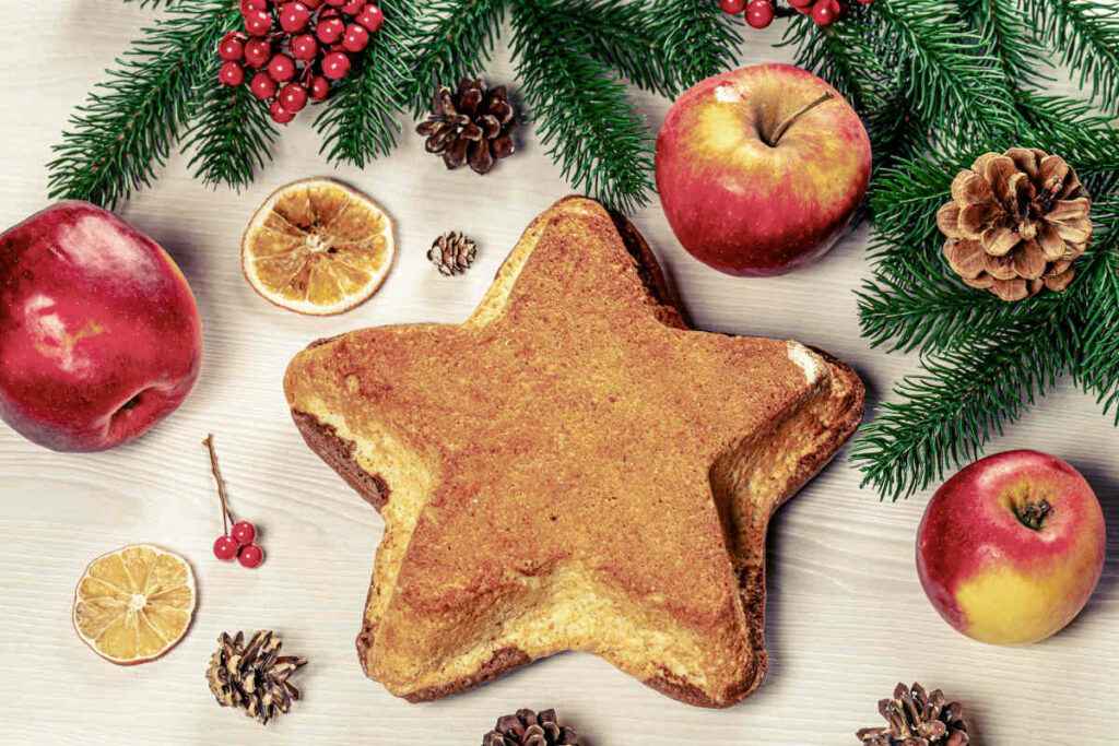 dolce di Natale a forma di stella per le torte natalizie