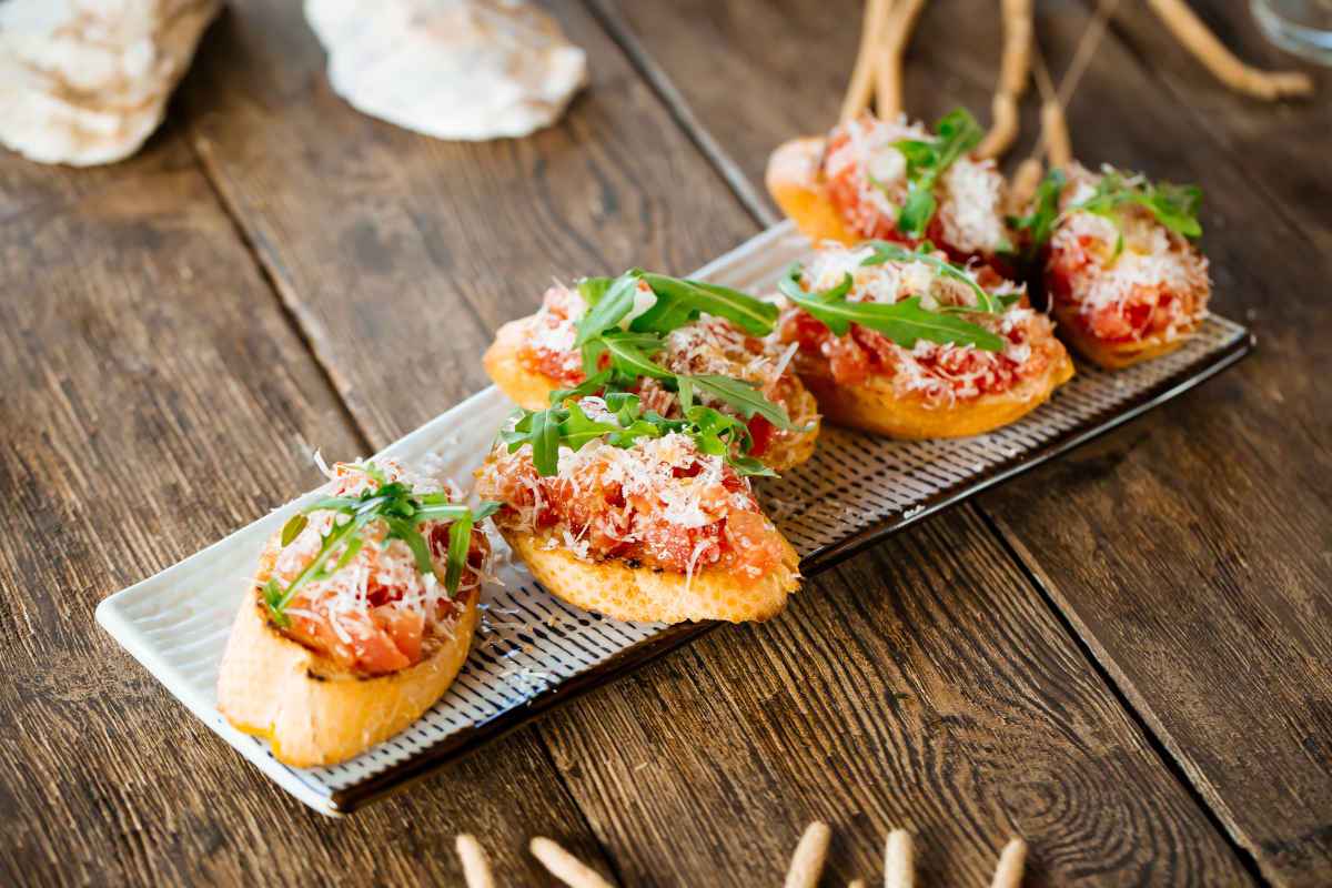 crostini gustosi con rucola