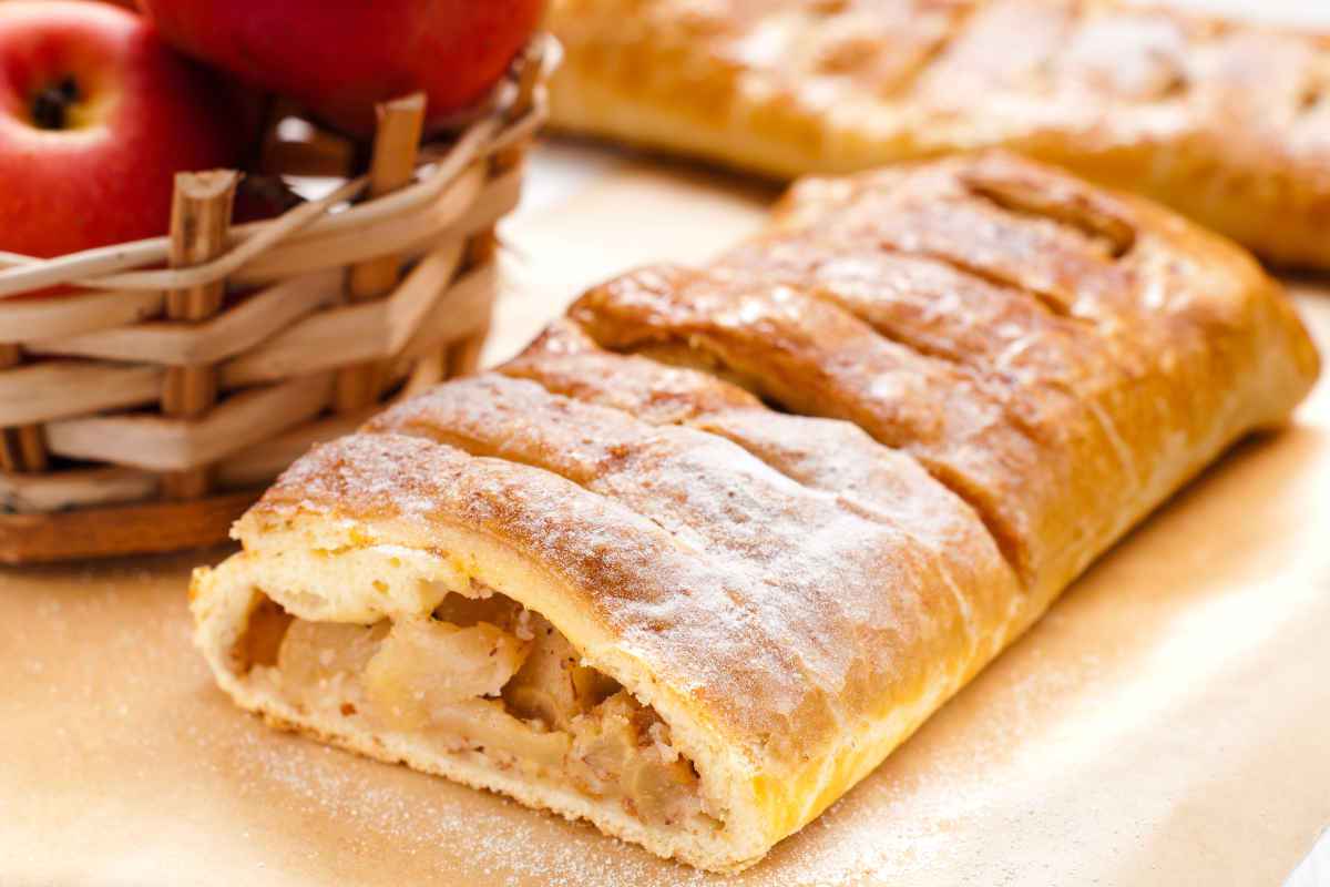 strudel con amaretti