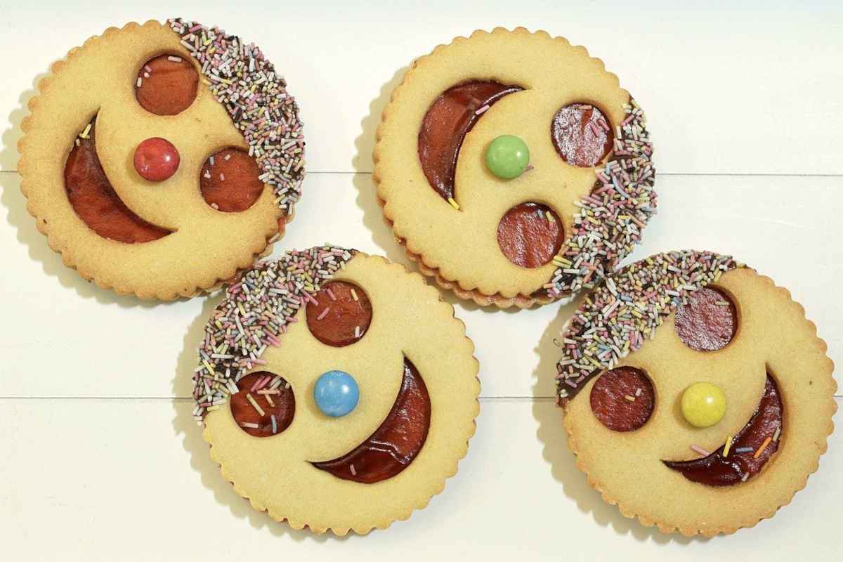 biscotti ripieni di marmellata per carnevale