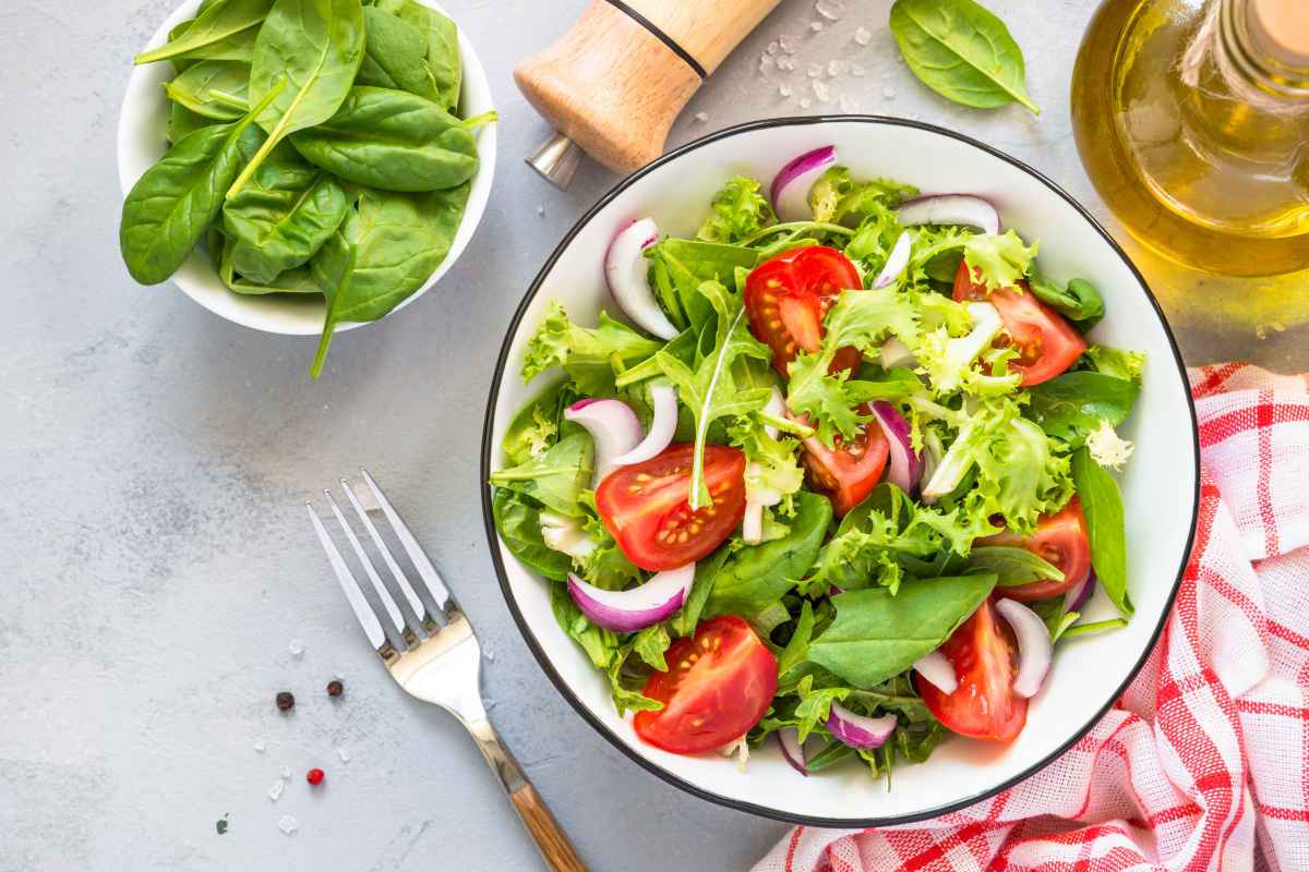 Insalate facili e veloci: 10 ricette saporite