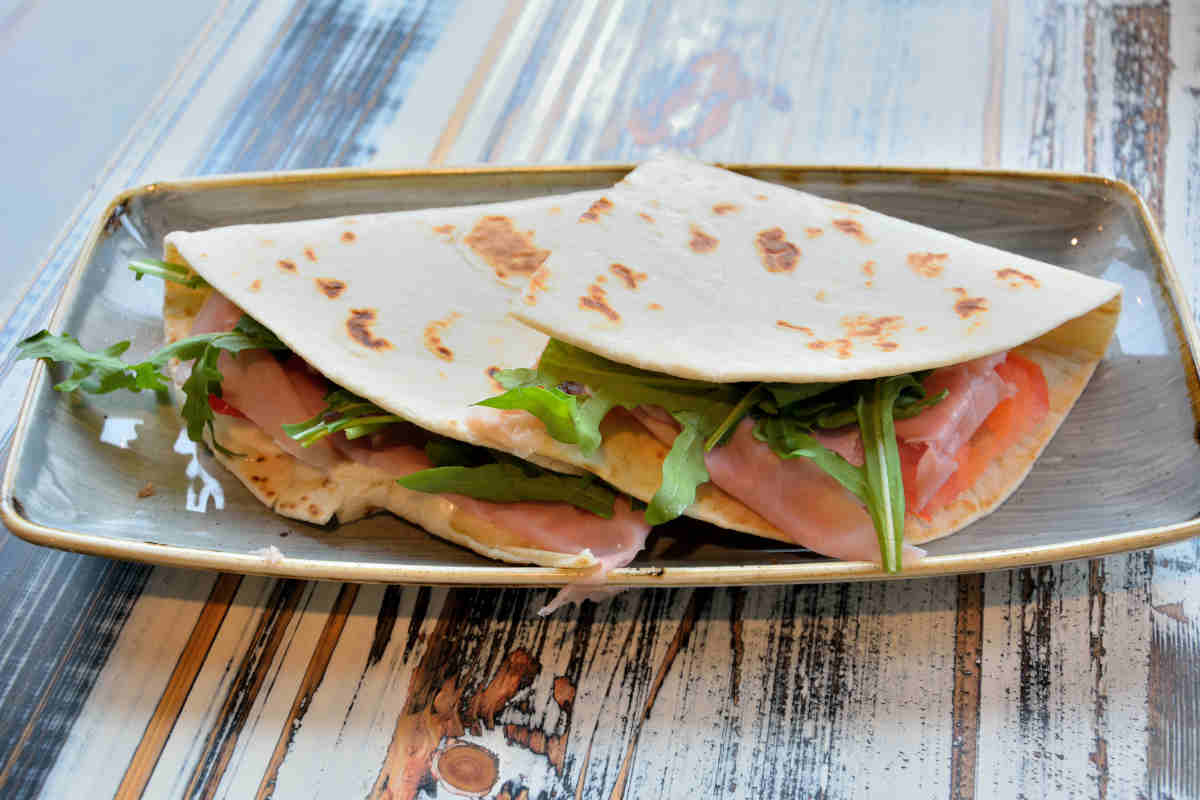 piadina prosciutto stracchino