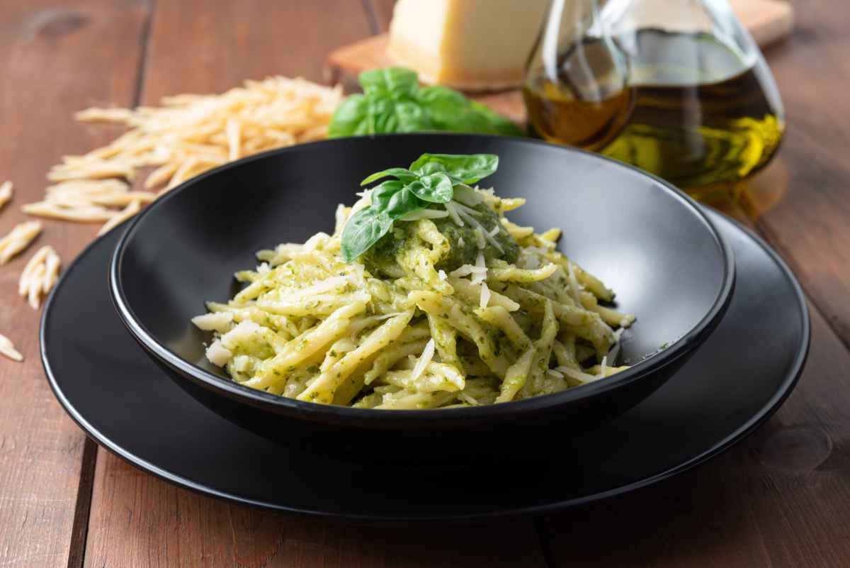 trofie al pesto, tra i tipici primi piatti della cucina ligure