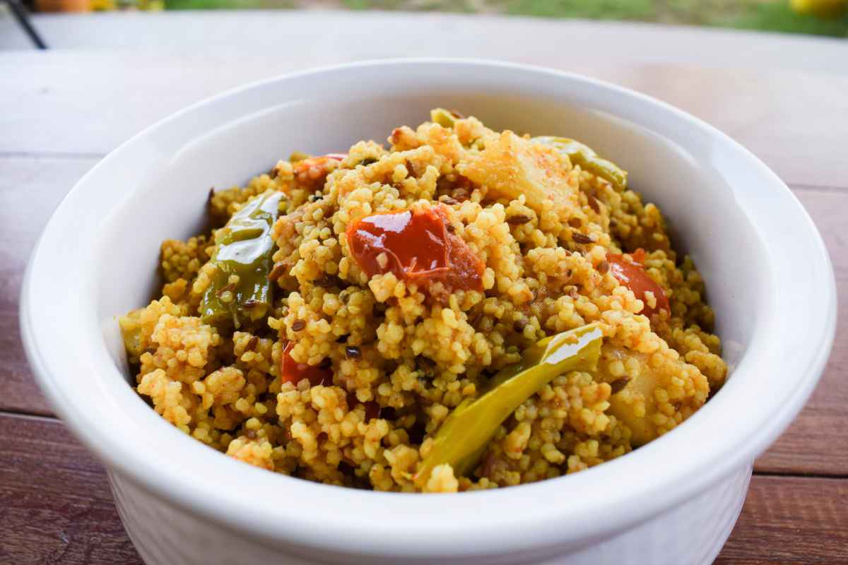 ciotola con miglio e verdure