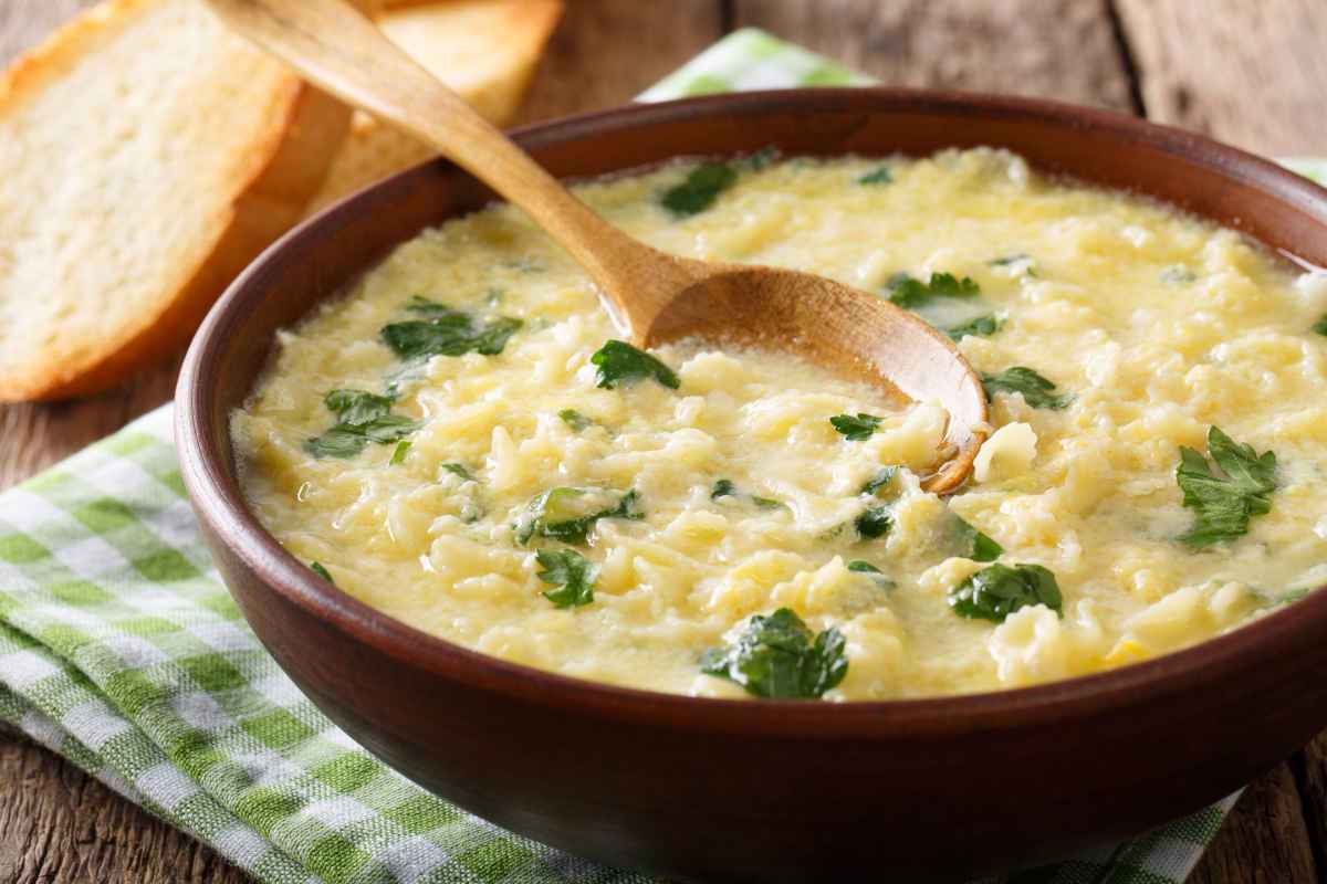 Zuppe con uova: 5 ricette saporite