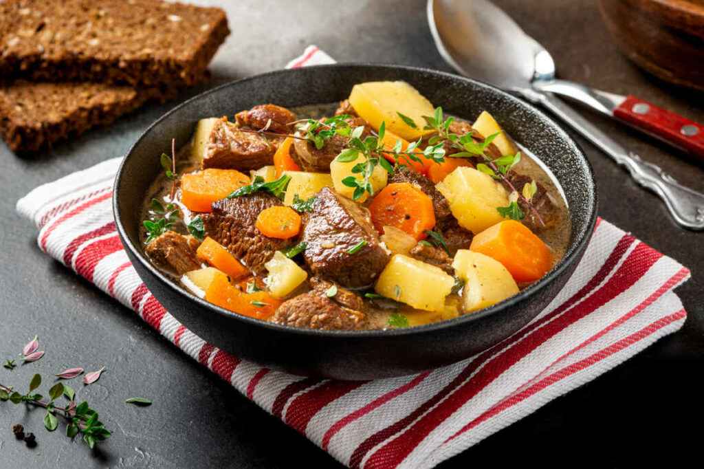 ciotola con irish stew stufato irlandese
