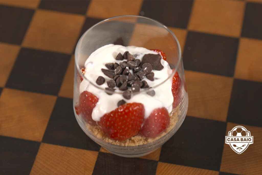 la cheesecake al bicchiere CasaBaio con ricotta, yogurt e fragole