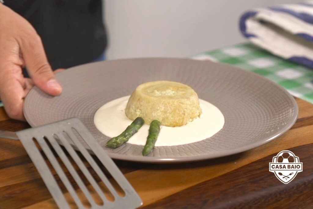 Il flan primaverile agli asparagi di CasaBaio con fonduta di formaggio