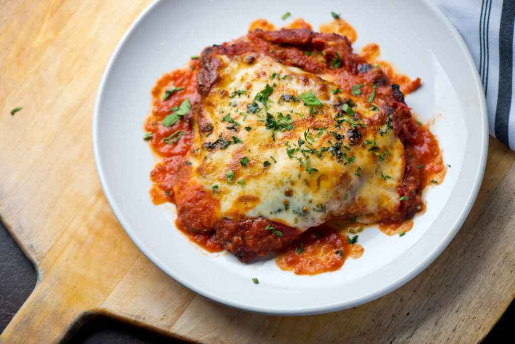 chicken parmigiana o parmigiana di pollo