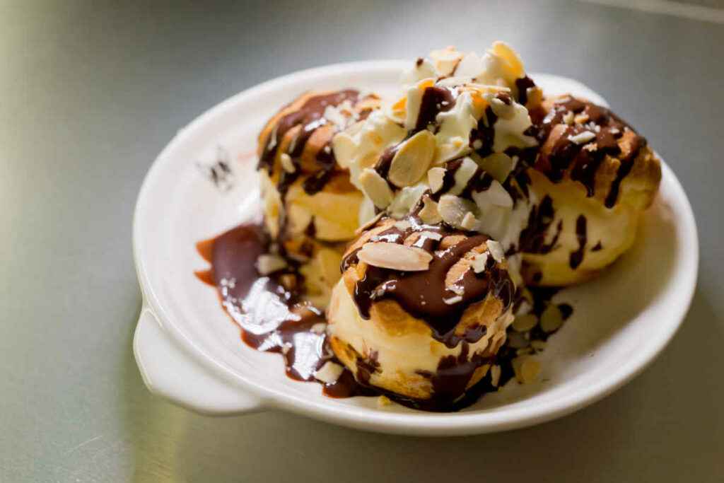 bigne al gelato formano profiteroles estivo