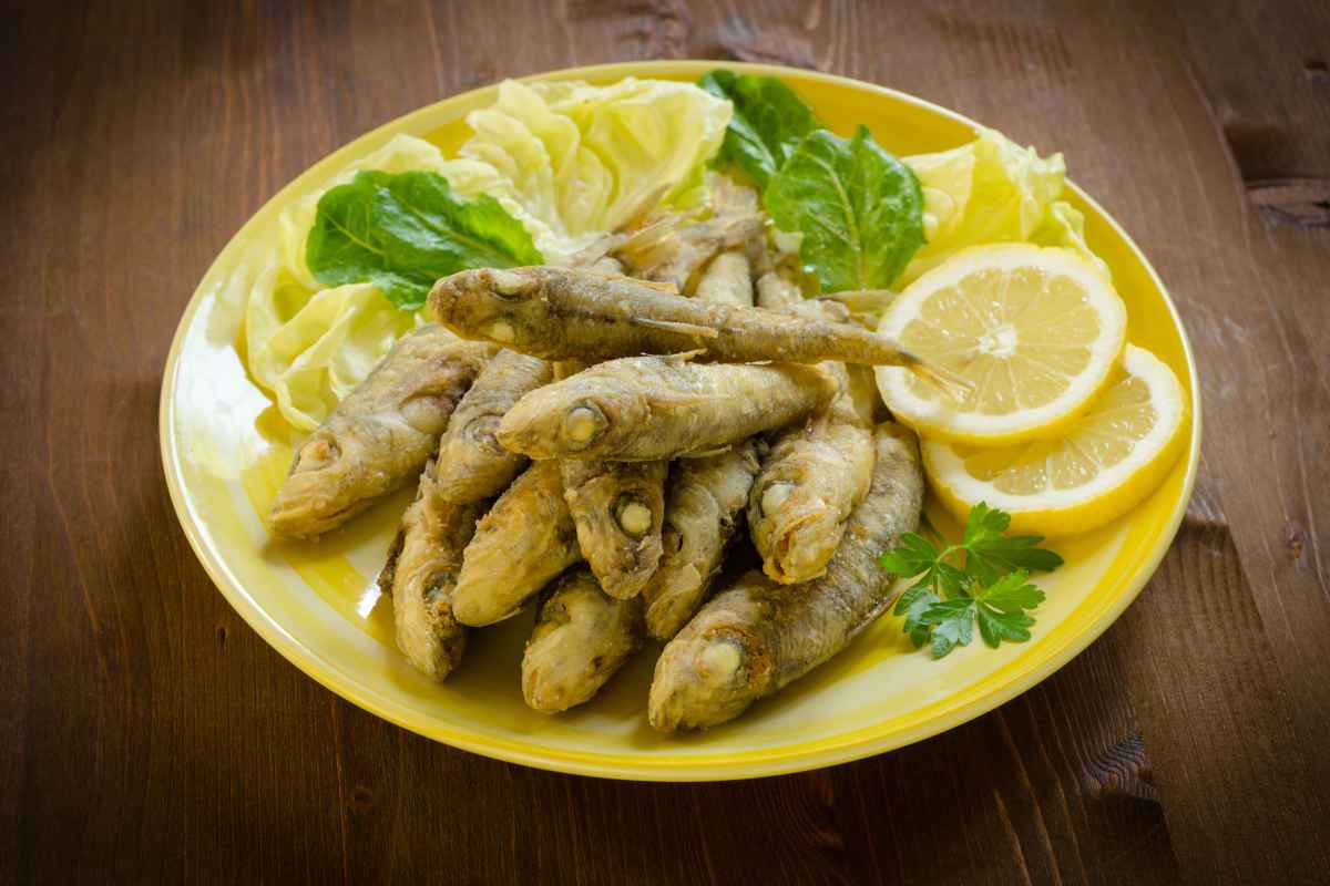 piatto di frittura di paranza con limone