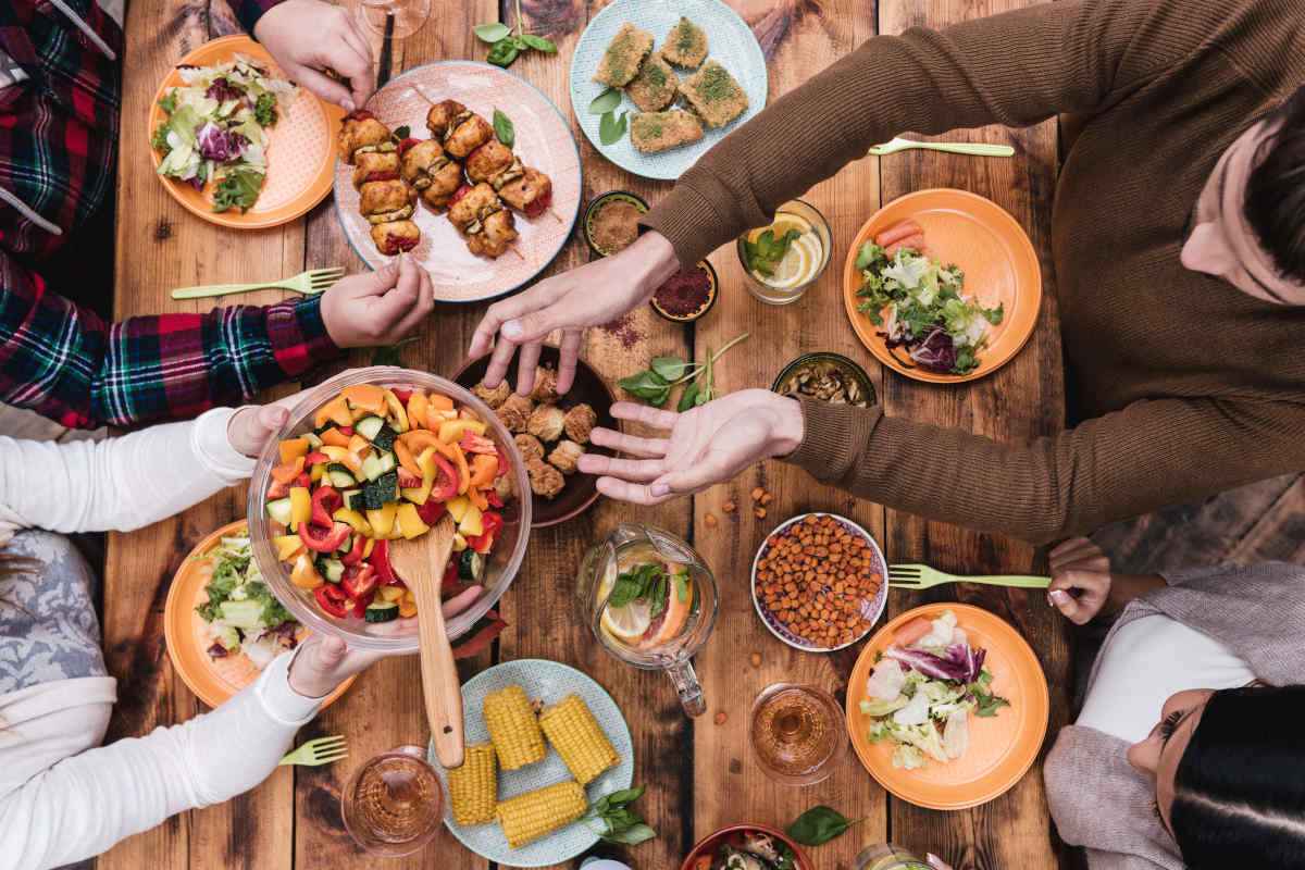 Cena con delitto: il menu ideale per divertirsi con gli amici