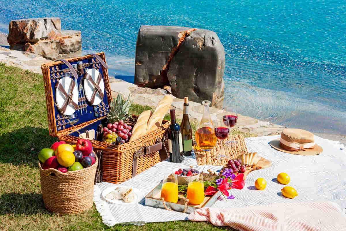 Pranzo al mare: cosa mangiare per restare leggeri