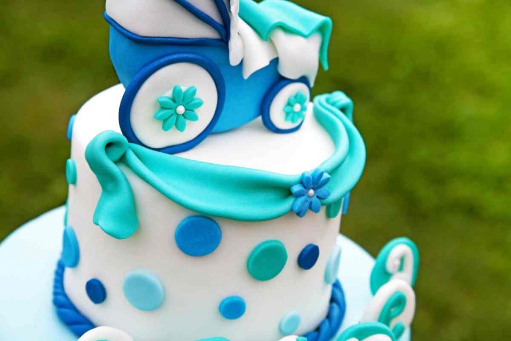 Decorazioni torta in pasta di zucchero