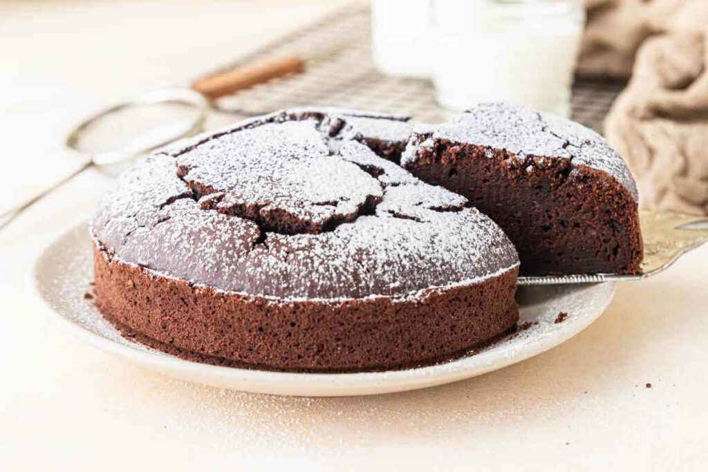 vassoio con torta al cioccolato senza burro