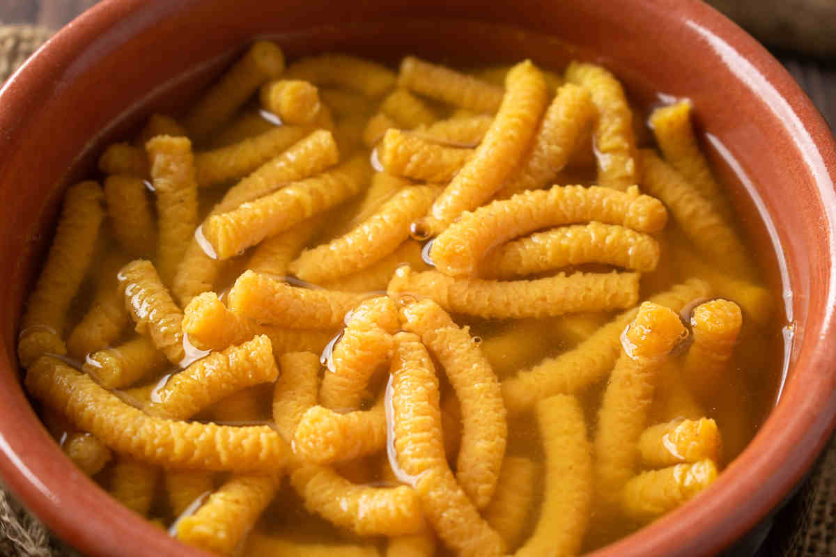 terrina in coccio con passatelli in brodo