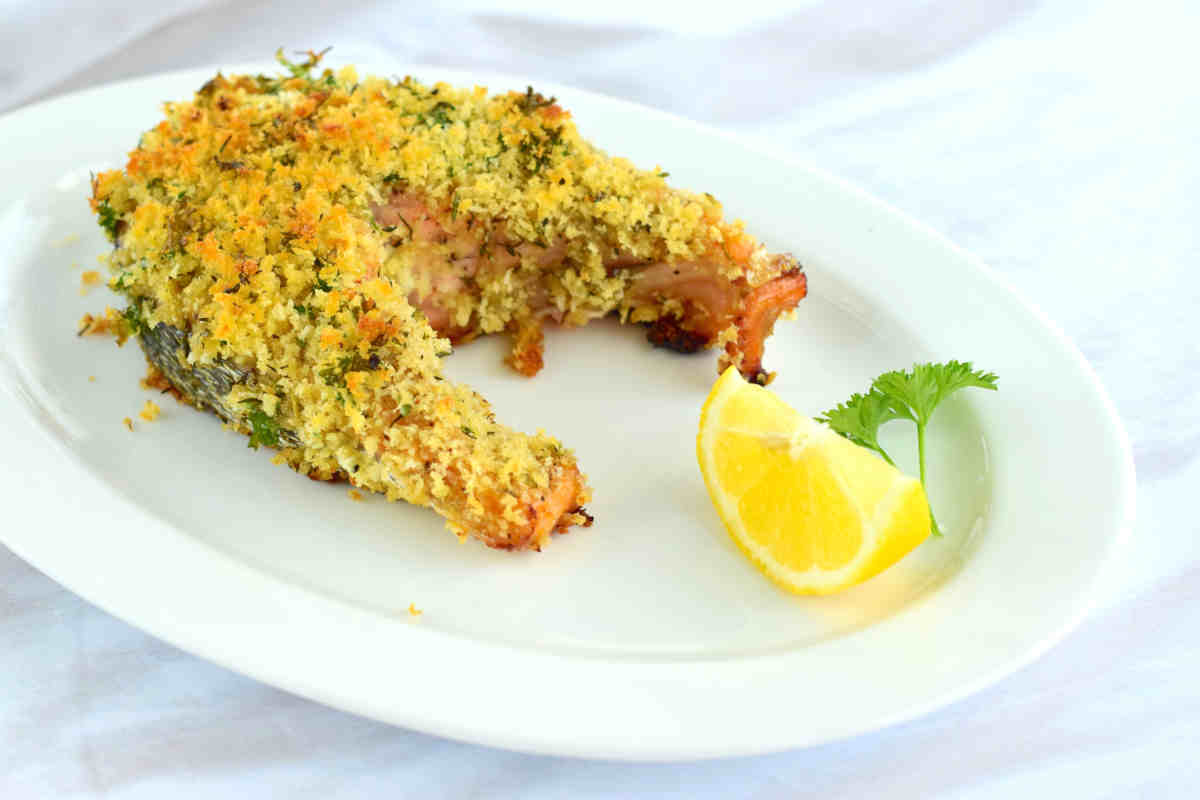 Salmone in crosta di pane e timo