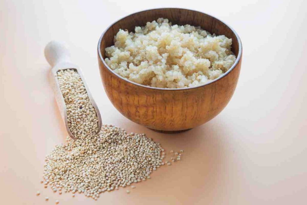 Quinoa bollita in una ciotola