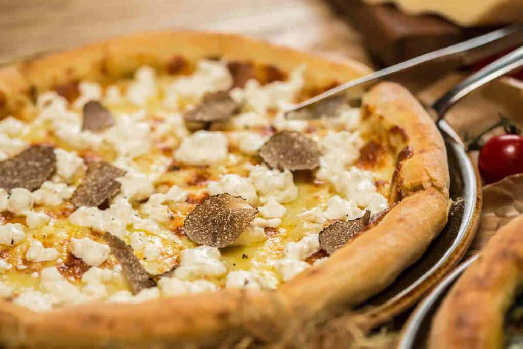 pizza bianca al tartufo