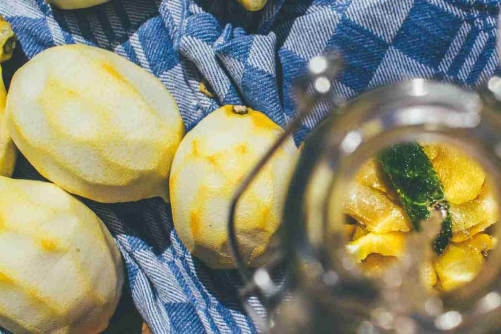 Come riciclare i limoni senza buccia 