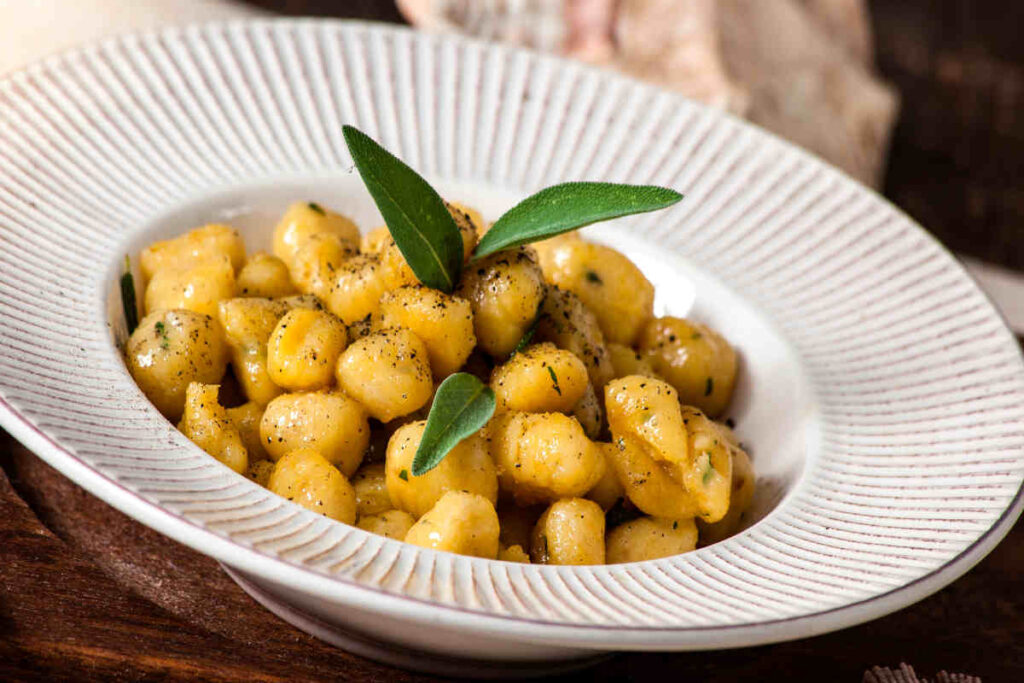 gnocchi ripieni burro e salvia