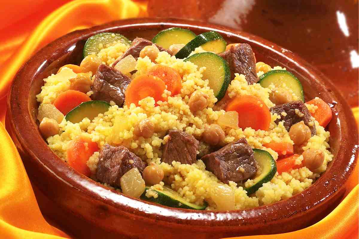 couscoussiera con cous cous alle verdure e carne