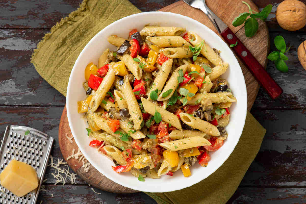 pasta in bianco con peperoni