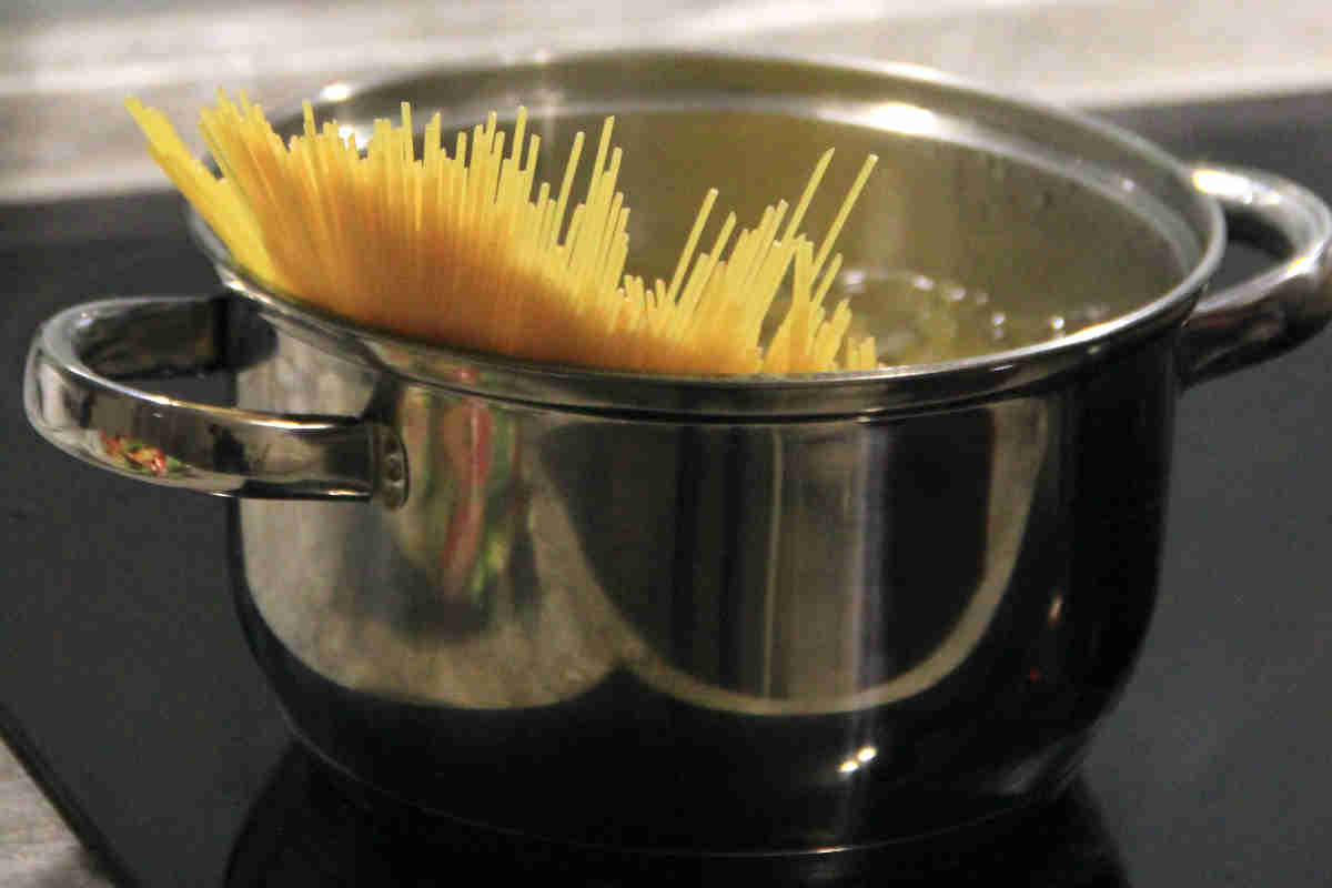 Acqua per la pasta la quantita esatta per 100 gr - Buttalapasta.it