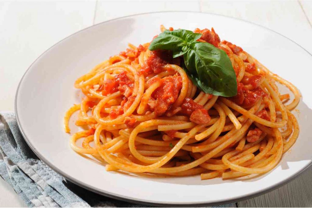 Bucatini all'amatriciana tradizionali