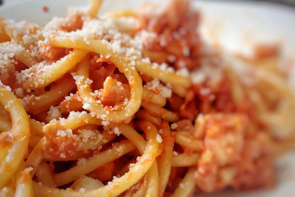 Pasta all'amatriciana con pancetta