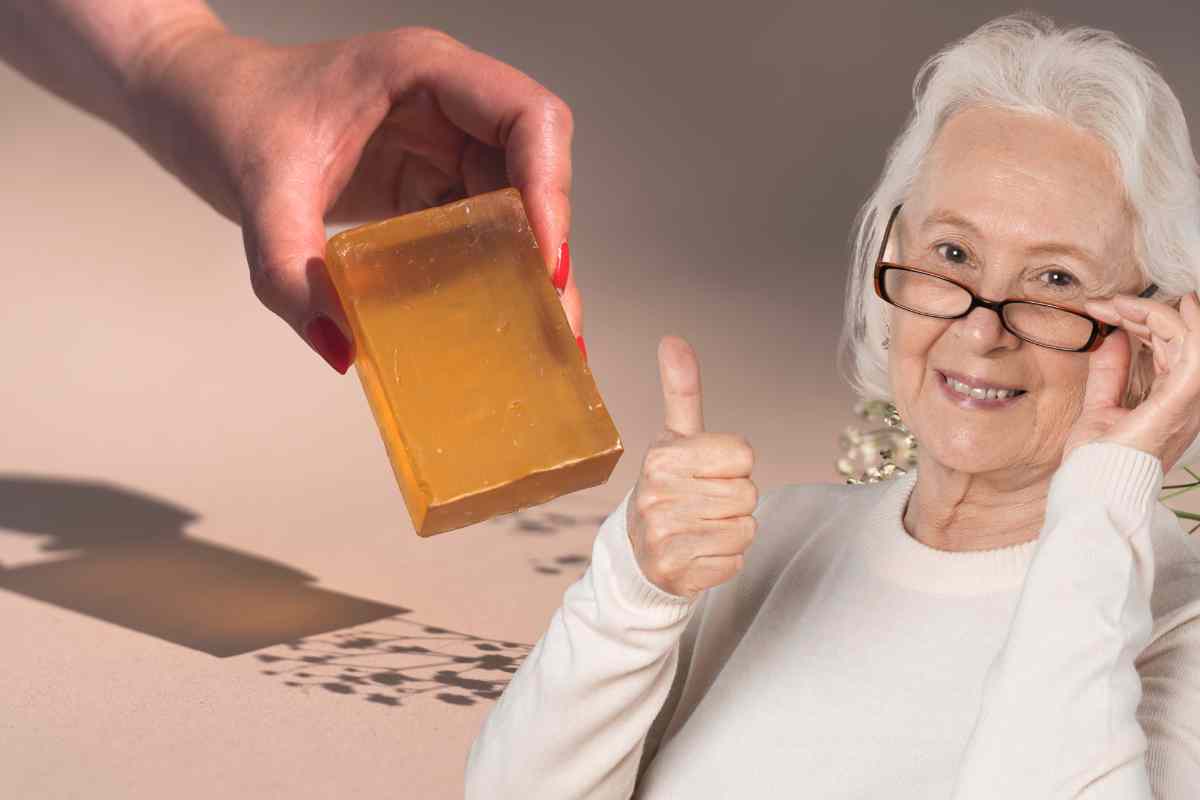 Il sapone della nonna, quanti lo ricordano? Costa pochi spicci e può sostituire almeno tre detersivi costosi che hai in casa