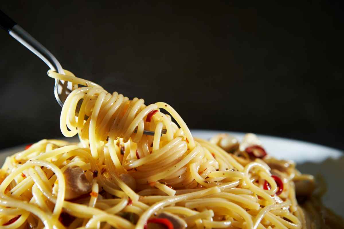 Spaghetti aglio olio e peperoncino ricetta