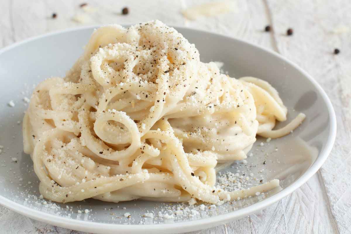 Tonnarelli cacio e pepe: famoli come a Roma! Ti regalo la ricetta originale, non puoi sbagliare stavolta