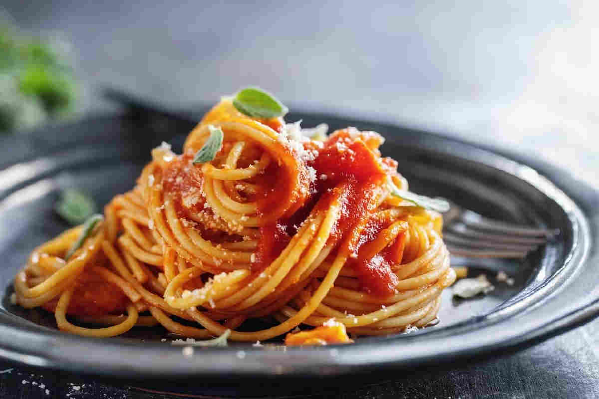 Forchetta Per Spaghetti In Silicone Con Manico In Legno – 32 Cm, Senza BPA, Resistente Al Calore (fino A 230°C), Adatta A Padelle Antiaderenti