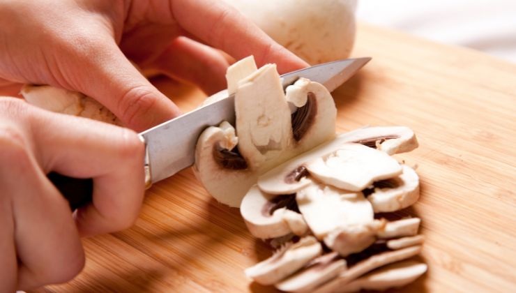 la ricetta della torta salata funghi, patate e speck 